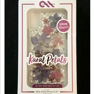 Karat Petals phone Case
Fits iPhone X —XS